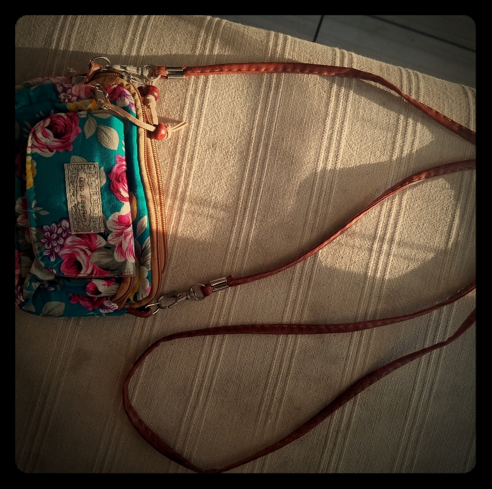 Nice little crossbody hand bag from Mexico City.